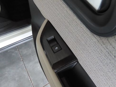 Used 2021 Nissan Rogue SV FWD image 31