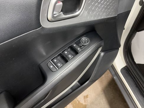 Used 2024 Kia Soul LX w/ Option Group 015 image 23