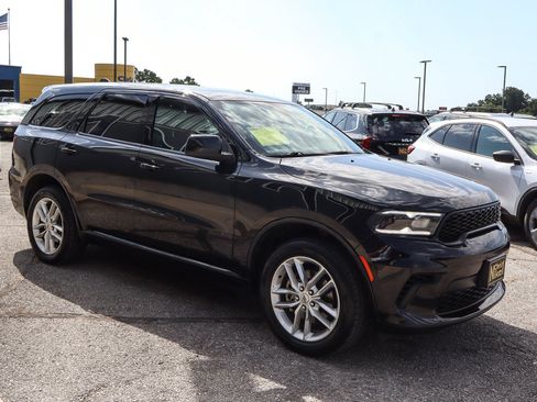 Used 2025 Dodge Durango GT AWD/4WD image 3