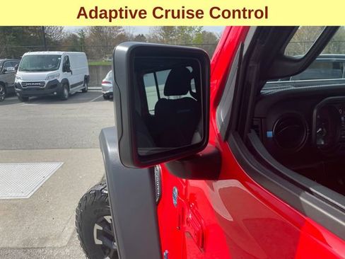 Used 2025 Jeep Wrangler Unlimited Rubicon 4xe w/ Safety Group AWD/4WD image 8