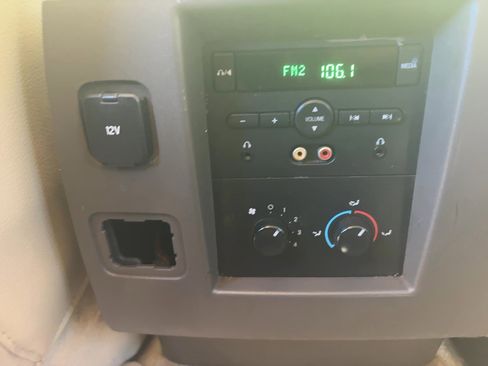 Used 2013 Ford Expedition EL XLT image 13