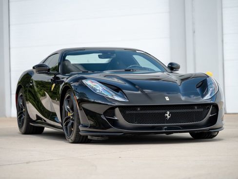 Used 2022 Ferrari 812 GTS RWD image 4