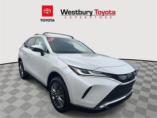 Certified 2024 Toyota Venza XLE video 1