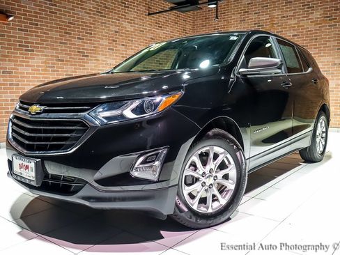 Used 2020 Chevrolet Equinox LS w/ LS Convenience Package image 2