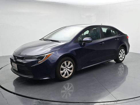 Used 2024 Toyota Corolla LE FWD image 4