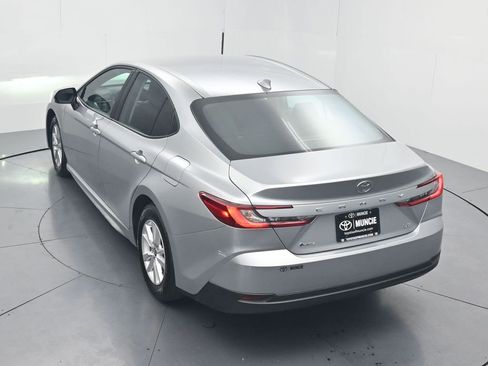 Used 2025 Toyota Camry LE image 56