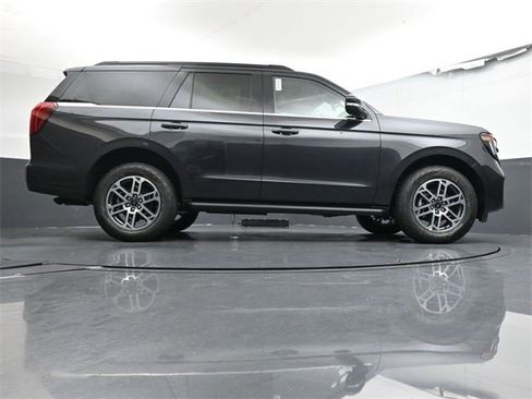 New 2025 Ford Expedition Active image 31