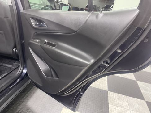 Used 2020 Chevrolet Equinox LT w/ Driver Convenience Package AWD/4WD image 19