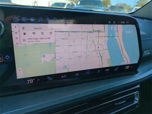 Used 2025 Chevrolet Traverse LT w/ Sun and Wheel Package image 27