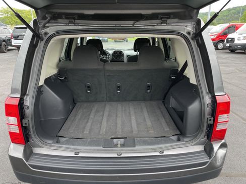 Used 2017 Jeep Patriot Latitude AWD/4WD image 26