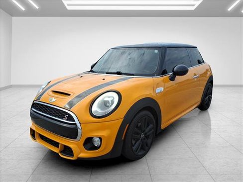 Used 2017 MINI Cooper S FWD image 4