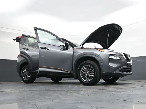 Used 2021 Nissan Rogue S image 47