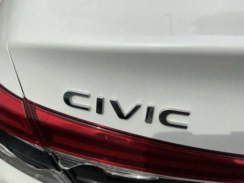 Used 2023 Honda Civic Touring image 11