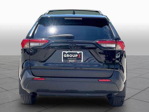 Used 2025 Toyota RAV4 XLE w/ Convenience Package FWD image 5