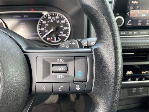 Used 2024 Nissan Rogue SV image 17