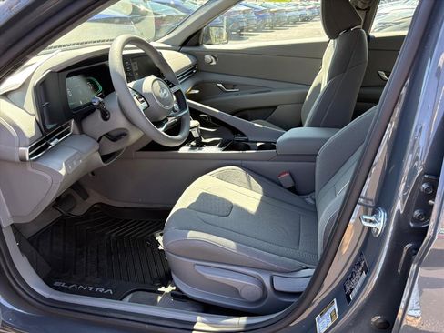 New 2026 Hyundai Elantra Hybrid FWD image 11