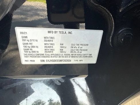 Used 2021 Tesla Model Y Long Range AWD/4WD image 11