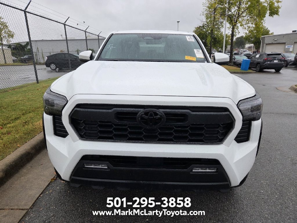 Used 2026 Toyota Tacoma TRD Off-Road AWD/4WD image 2