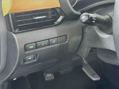 Used 2023 Nissan Sentra SV w/ SV Premium Package FWD image 8