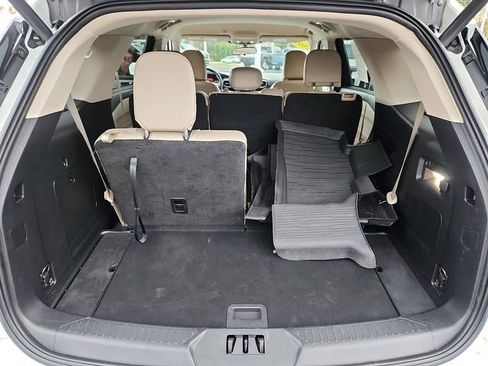 Certified 2022 Ford Explorer XLT w/ Equipment Group 202A image 30