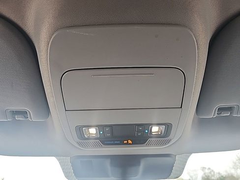 Used 2022 Ford F150 XLT image 32