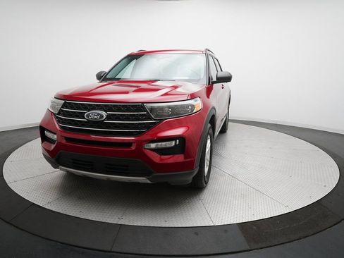 Used 2023 Ford Explorer XLT w/ Equipment Group 202A image 35