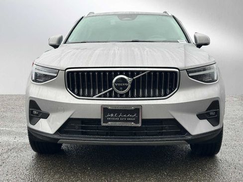 Used 2025 Volvo XC40 B5 Plus w/ Climate Package image 8