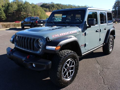 Used 2025 Jeep Wrangler Unlimited Rubicon image 7