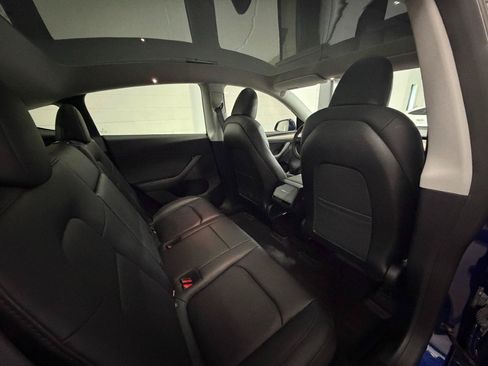 Used 2023 Tesla Model Y Long Range AWD/4WD image 23