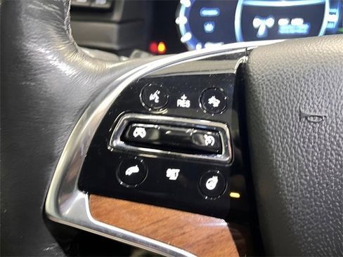 Used 2020 Cadillac Escalade Premium Luxury image 21