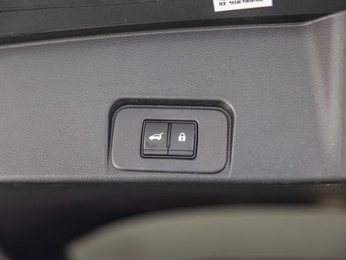Used 2023 Nissan Rogue Platinum AWD/4WD image 17