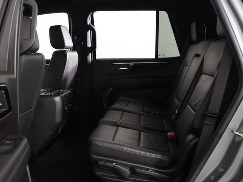 Used 2025 Chevrolet Tahoe LT image 32