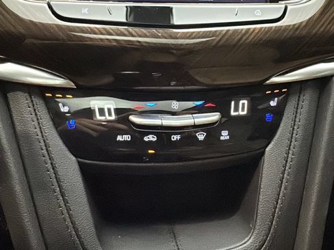 Used 2024 Cadillac XT6 Premium Luxury w/ Platinum Package AWD/4WD image 33