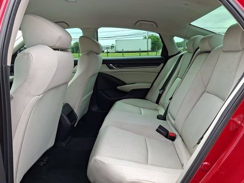 Used 2018 Honda Accord LX image 10