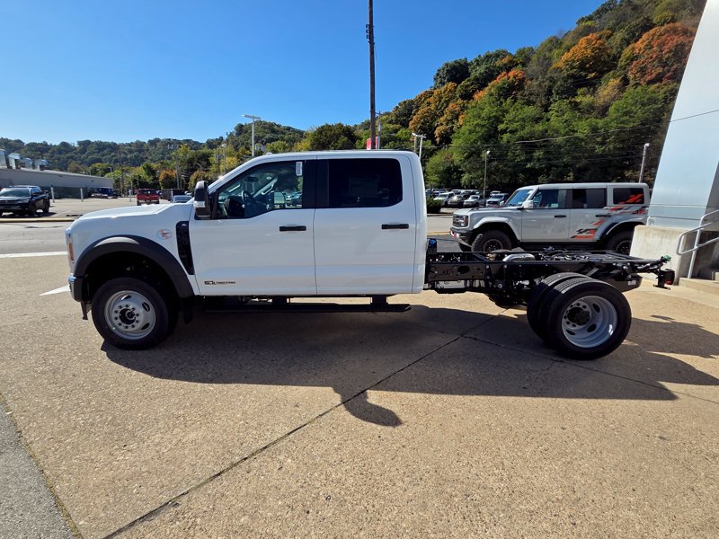 New 2027 Ford F550 4x4 Crew Cab Super Duty w/ XL Chrome Package image 4