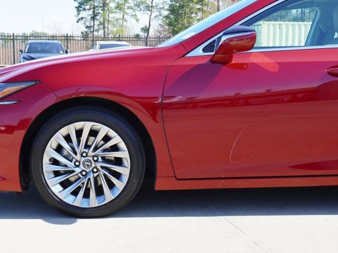 Used 2019 Lexus ES 350 Ultra Luxury image 10