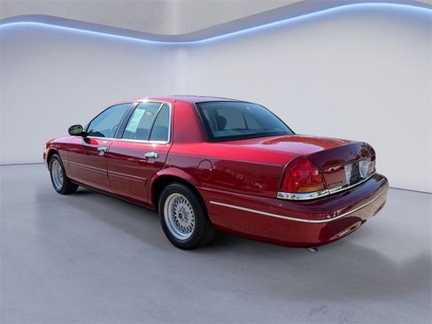 Used 2000 Ford Crown Victoria LX image 5