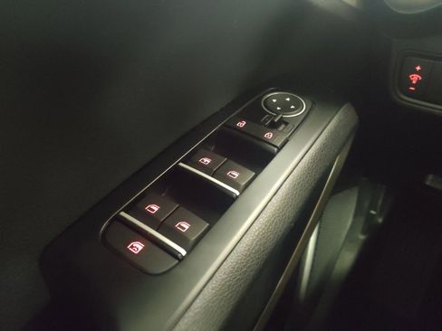 Used 2020 Kia Soul LX FWD image 27