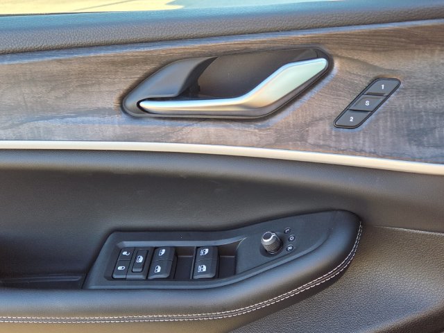 New 2027 Jeep Grand Cherokee Limited RWD image 29