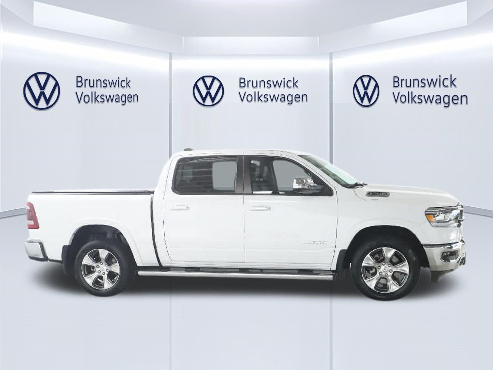 Used 2021 RAM 1500 Laramie AWD/4WD image 11