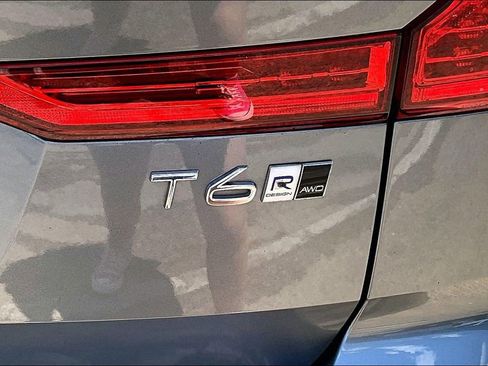 Used 2018 Volvo XC60 T6 R-Design w/ Convenience Package AWD/4WD image 23