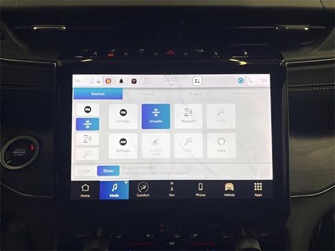 Used 2023 Jeep Grand Cherokee Overland w/ Adv Protech Group III image 23