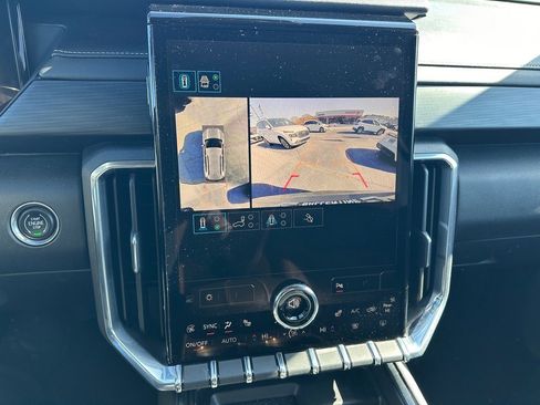 Used 2025 GMC Acadia Elevation image 26