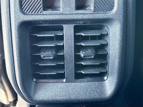 Used 2025 Ford Bronco Big Bend image 25