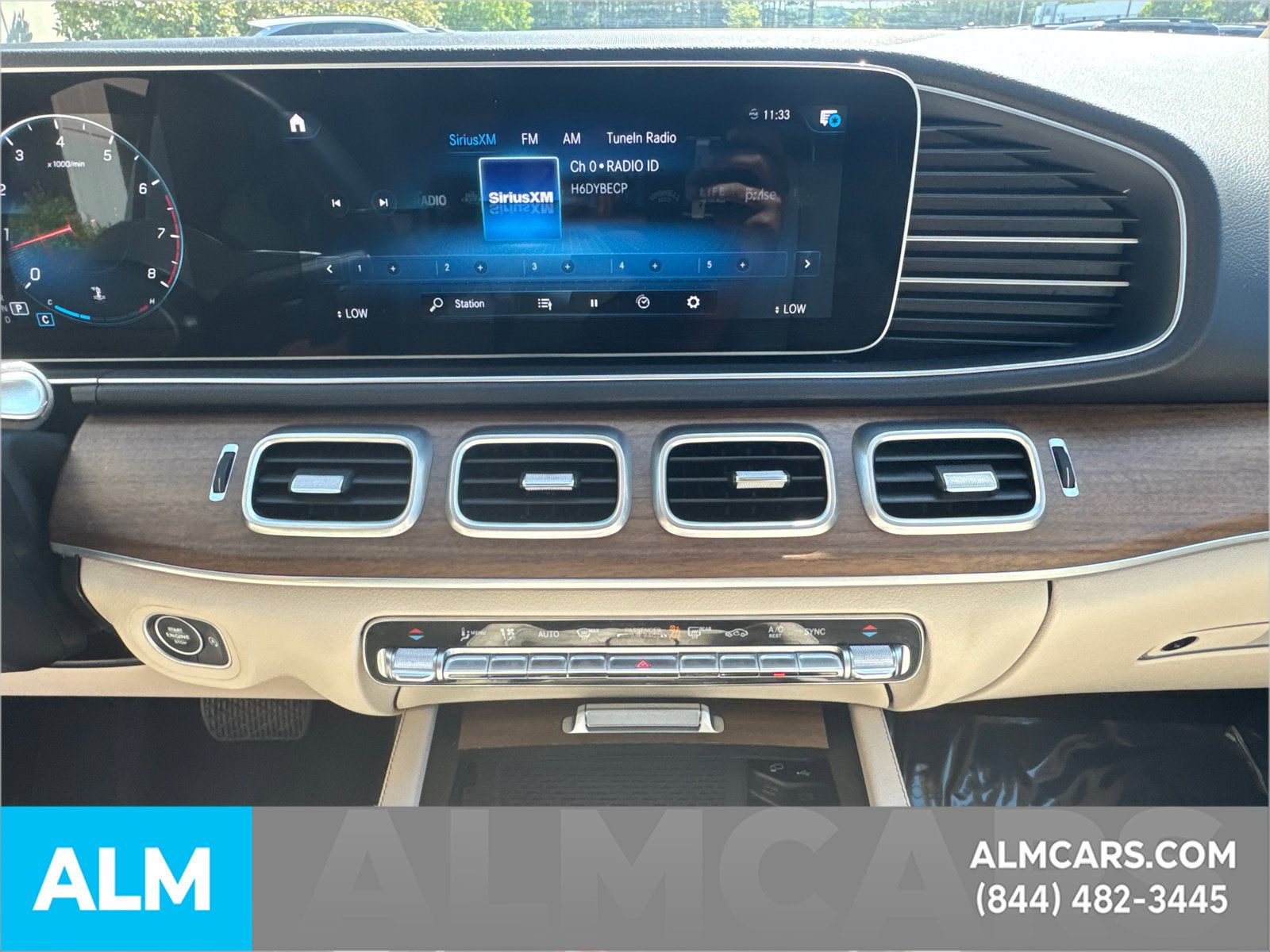 Used 2023 Mercedes-Benz GLE 350 4MATIC w/ Premium Package image 33