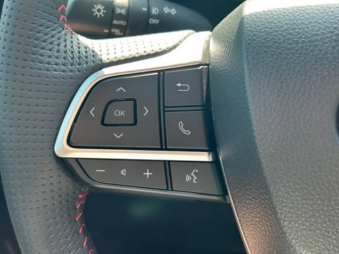 Used 2025 Toyota Sienna XSE w/ XSE Plus Package FWD image 41