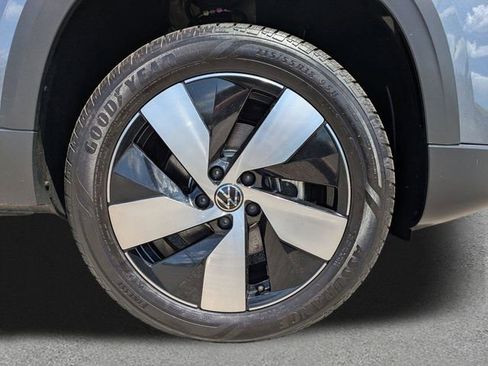 Certified 2025 Volkswagen Taos S AWD/4WD image 11