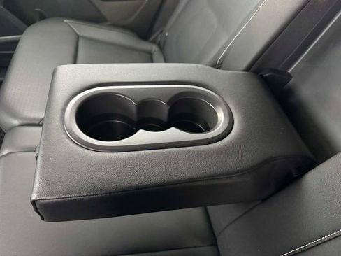 Used 2020 Volkswagen Atlas Cross Sport SE w/ Panoramic Sunroof Package image 17