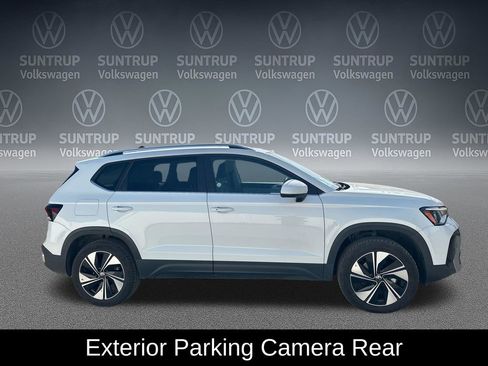 Used 2025 Volkswagen Taos SE AWD/4WD image 7