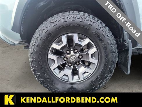 Used 2019 Toyota Tacoma TRD Off-Road image 10